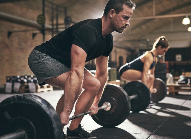 6 bài tập giúp tăng testosterone cho nam giới sau tuổi 45